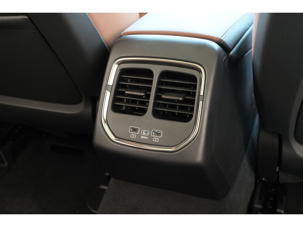 Used 2024 VinFast VF 8 Plus AWD/4WD image 35