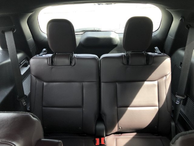 Used 2025 Ford Explorer Platinum RWD image 33