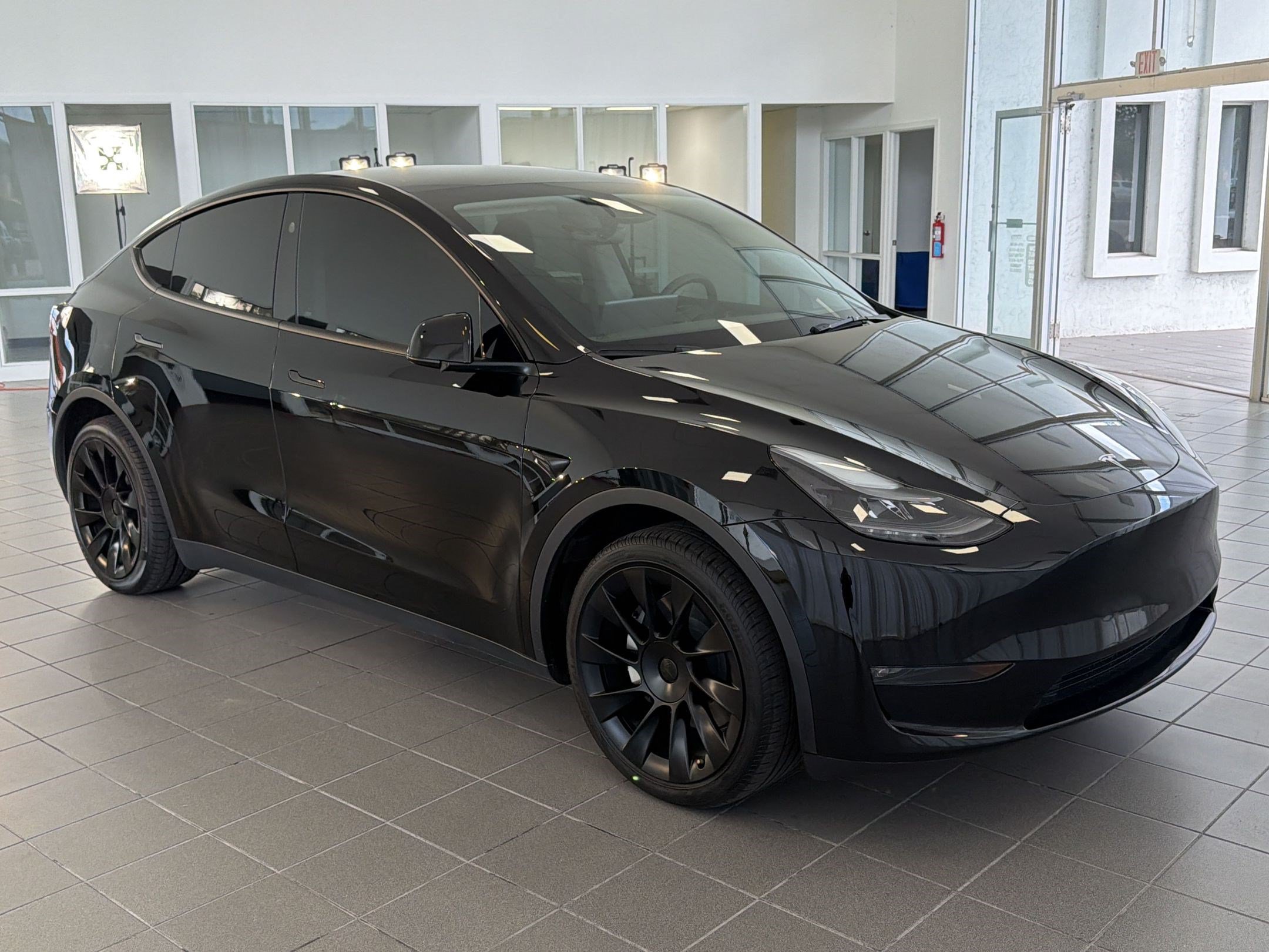 Used 2023 Tesla Model Y 2WD image 7