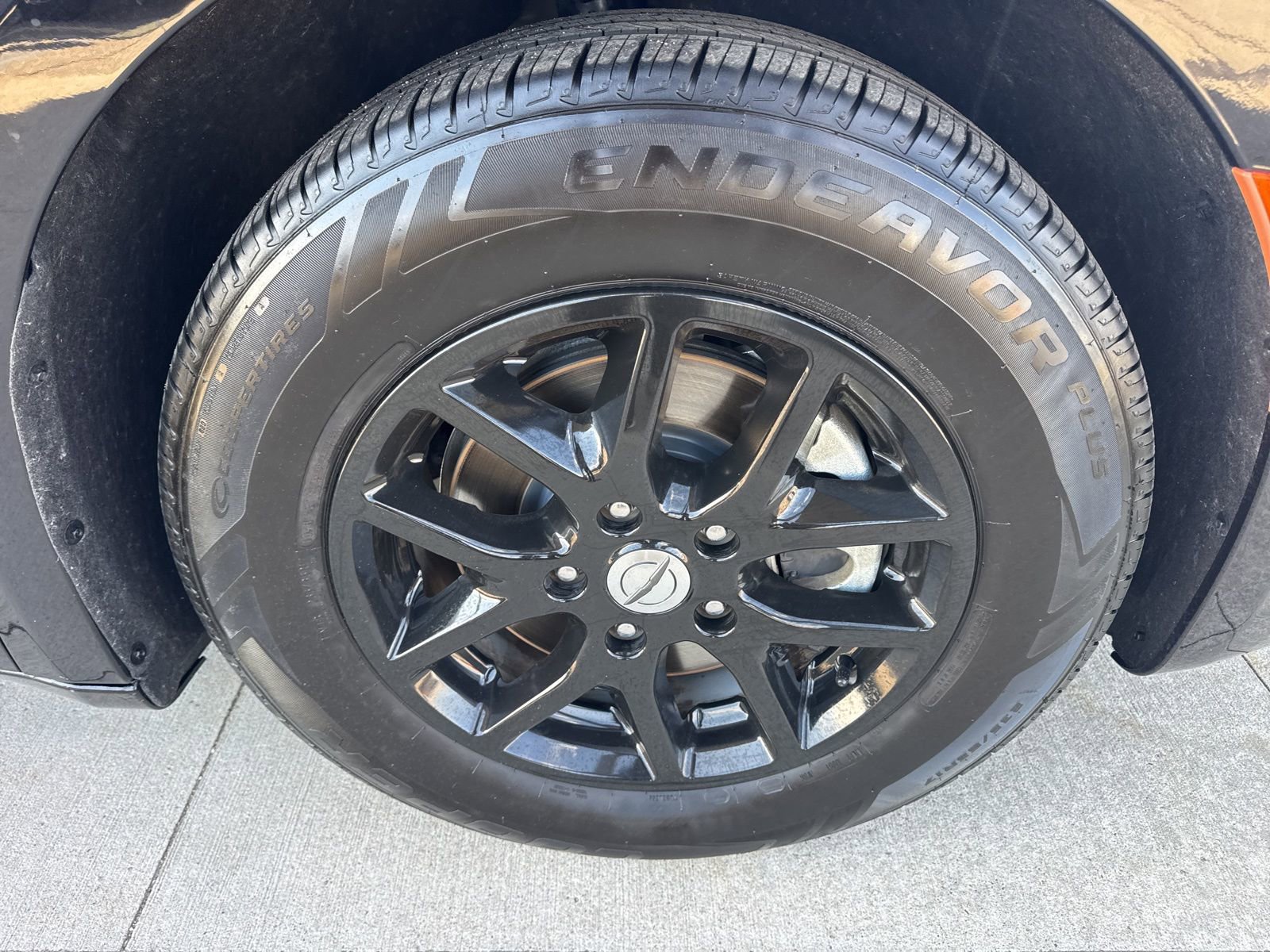 Used 2024 Chrysler Pacifica Touring-L FWD image 19