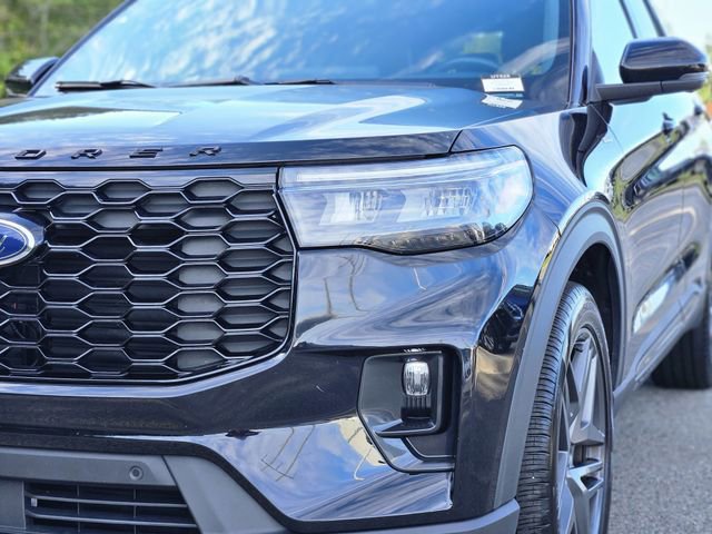 Used 2025 Ford Explorer ST-Line w/ ST-Line Street Pack image 9