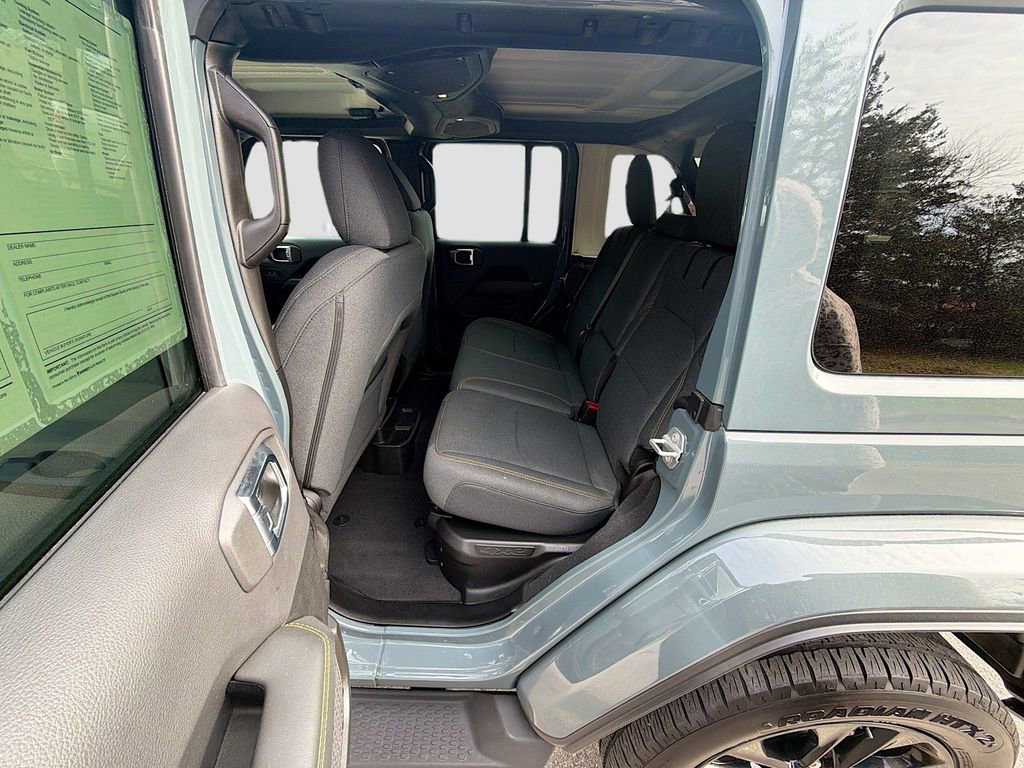 Used 2025 Jeep Wrangler Unlimited Sahara image 28