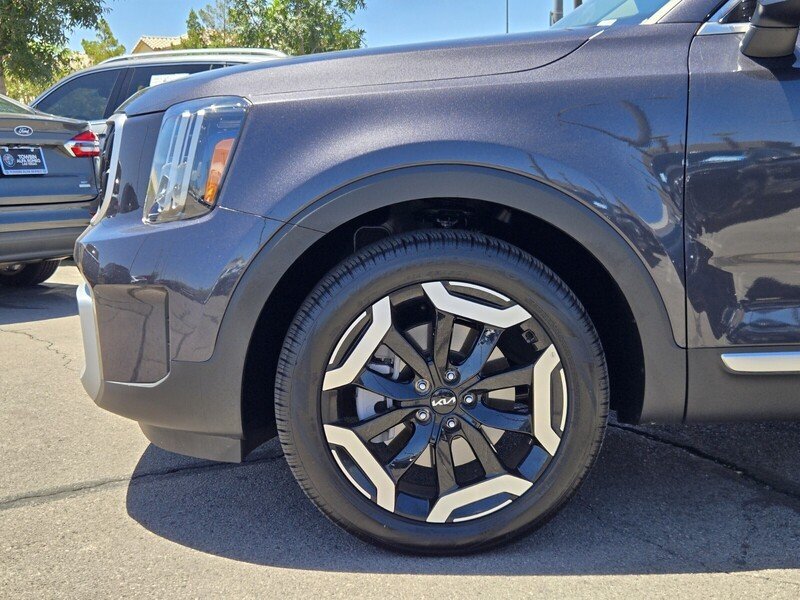 Certified 2025 Kia Telluride EX FWD image 10