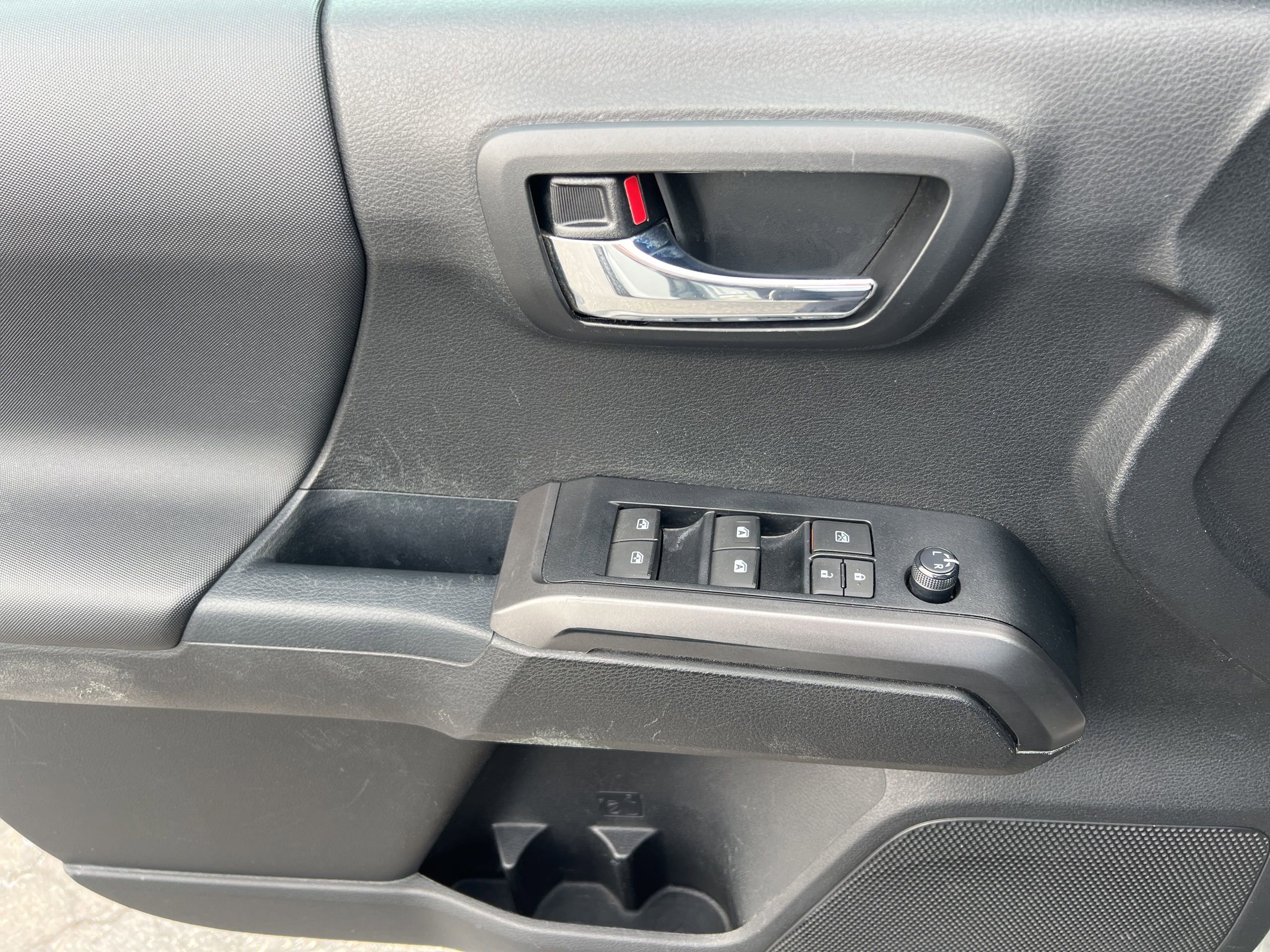 Used 2021 Toyota Tacoma TRD Off-Road w/ TRD Premium Off Road Package image 22