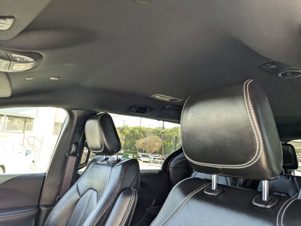 Used 2025 Chrysler Pacifica Select image 22