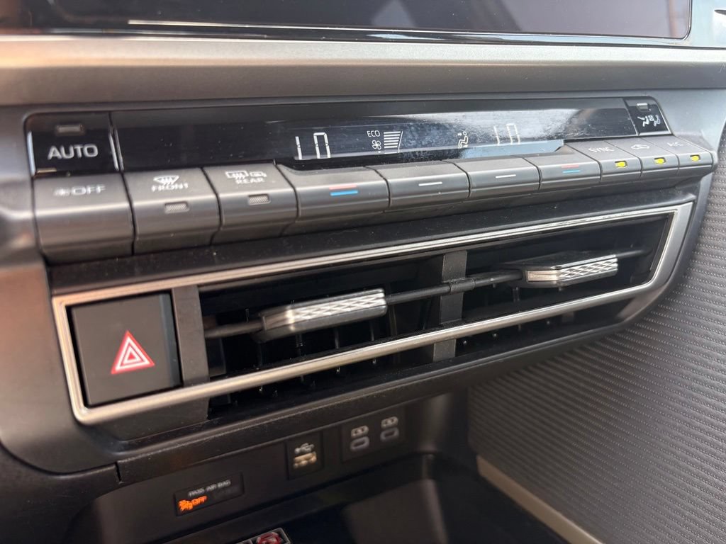 Used 2025 Toyota Camry SE FWD image 17