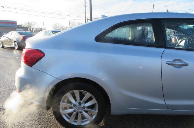 Used 2016 Kia Forte Koup EX FWD image 19