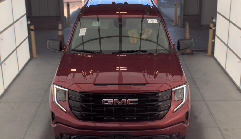 Used 2024 GMC Sierra 1500 Elevation AWD/4WD image 3