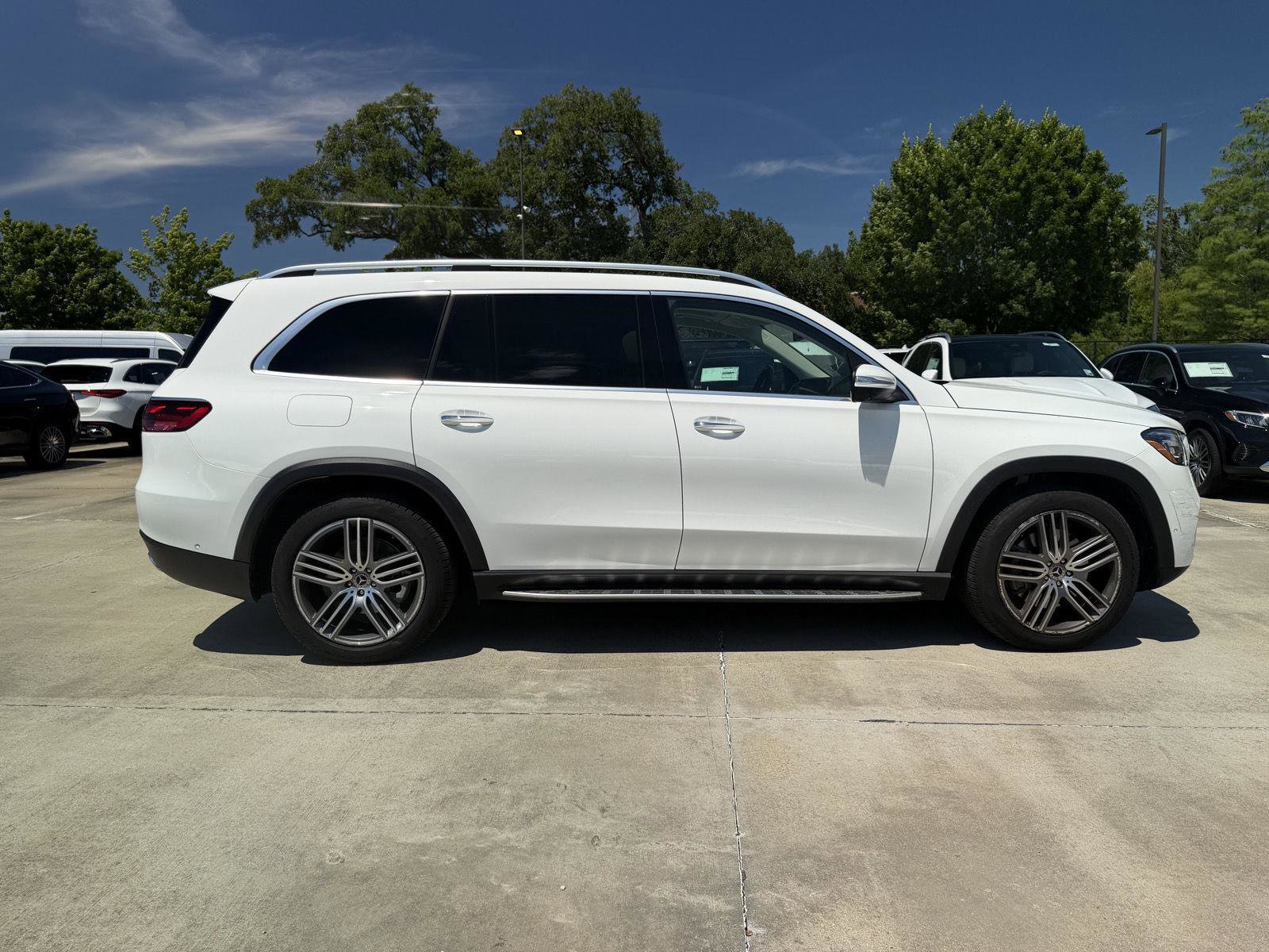Certified 2025 Mercedes-Benz GLS 450 4MATIC image 27