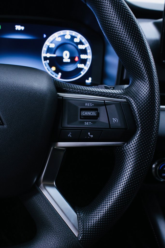 Used 2024 Mitsubishi Outlander ES image 13