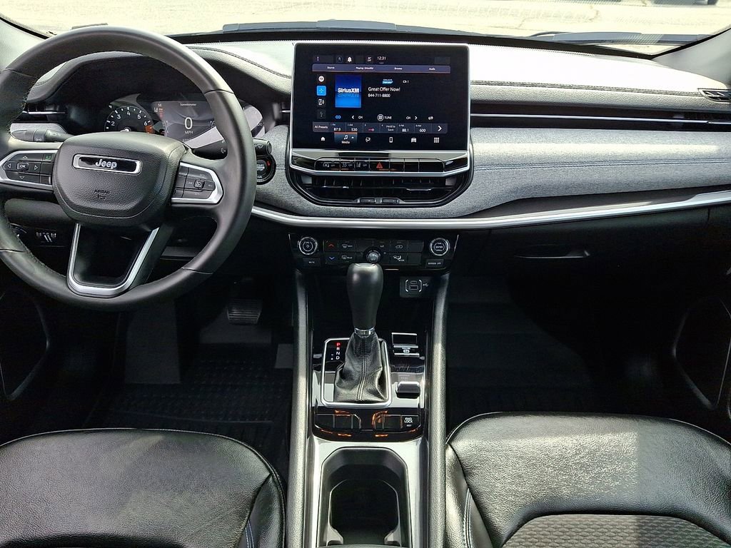 Used 2023 Jeep Compass Latitude image 16