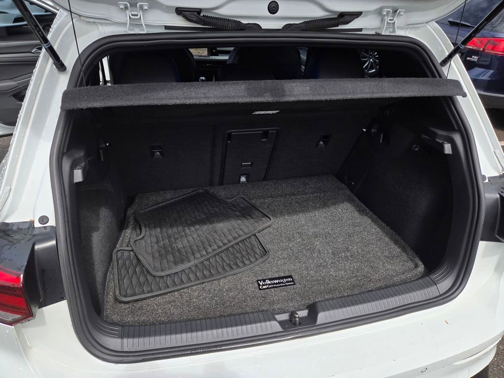 Used 2022 Volkswagen Golf R image 34