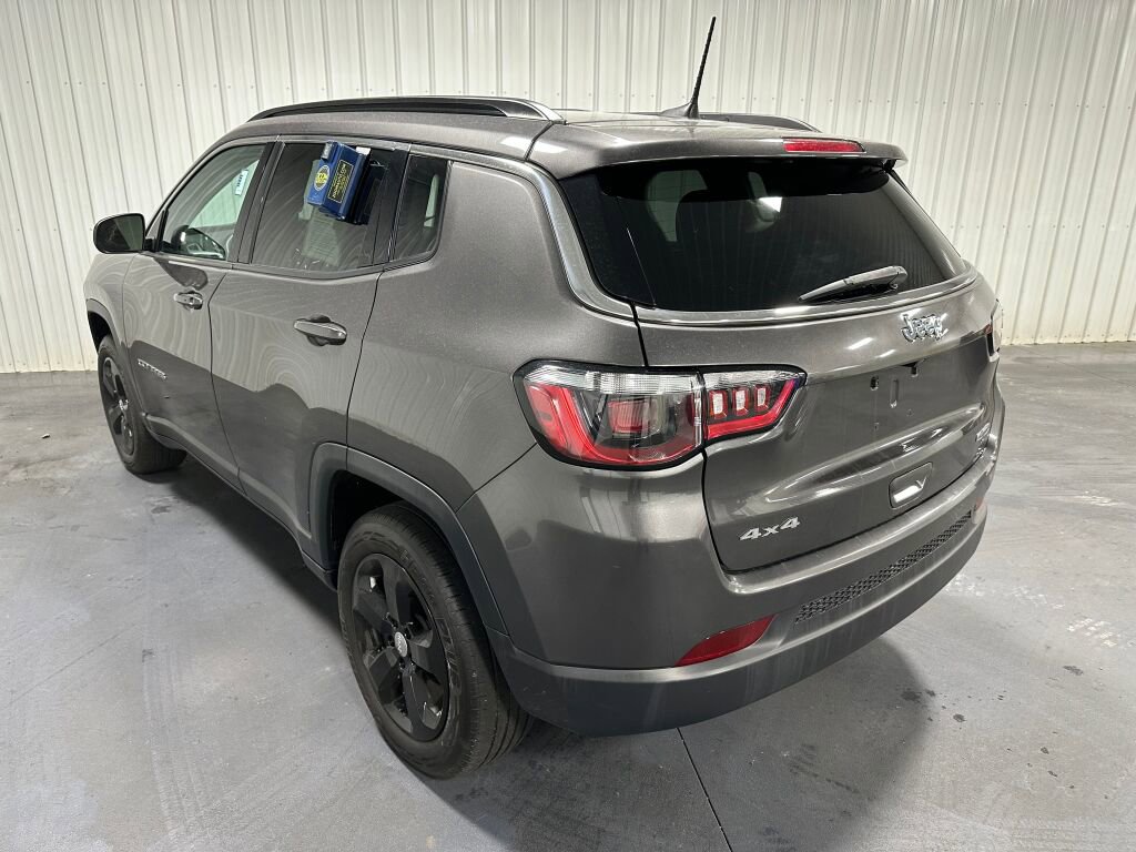 Used 2021 Jeep Compass Latitude w/ Convenience Group AWD/4WD image 3