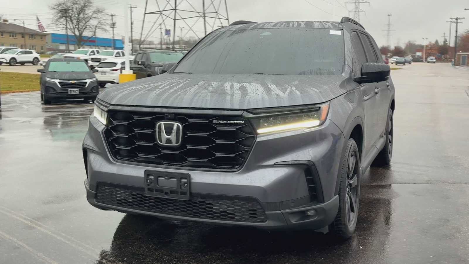 Used 2025 Honda Pilot Black Edition image 7