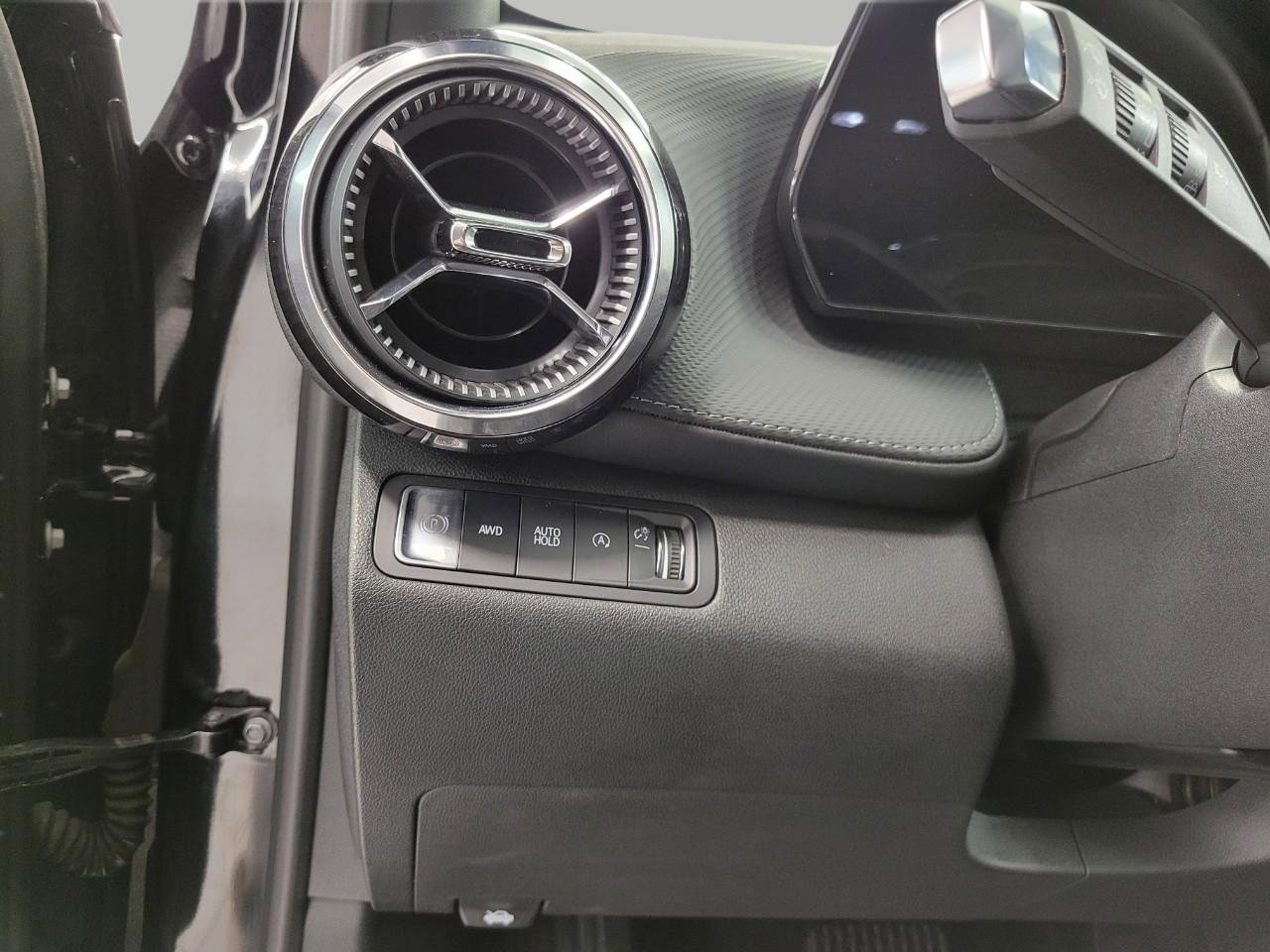 Used 2025 Chevrolet Equinox LT w/ Safety and Technology Package image 10