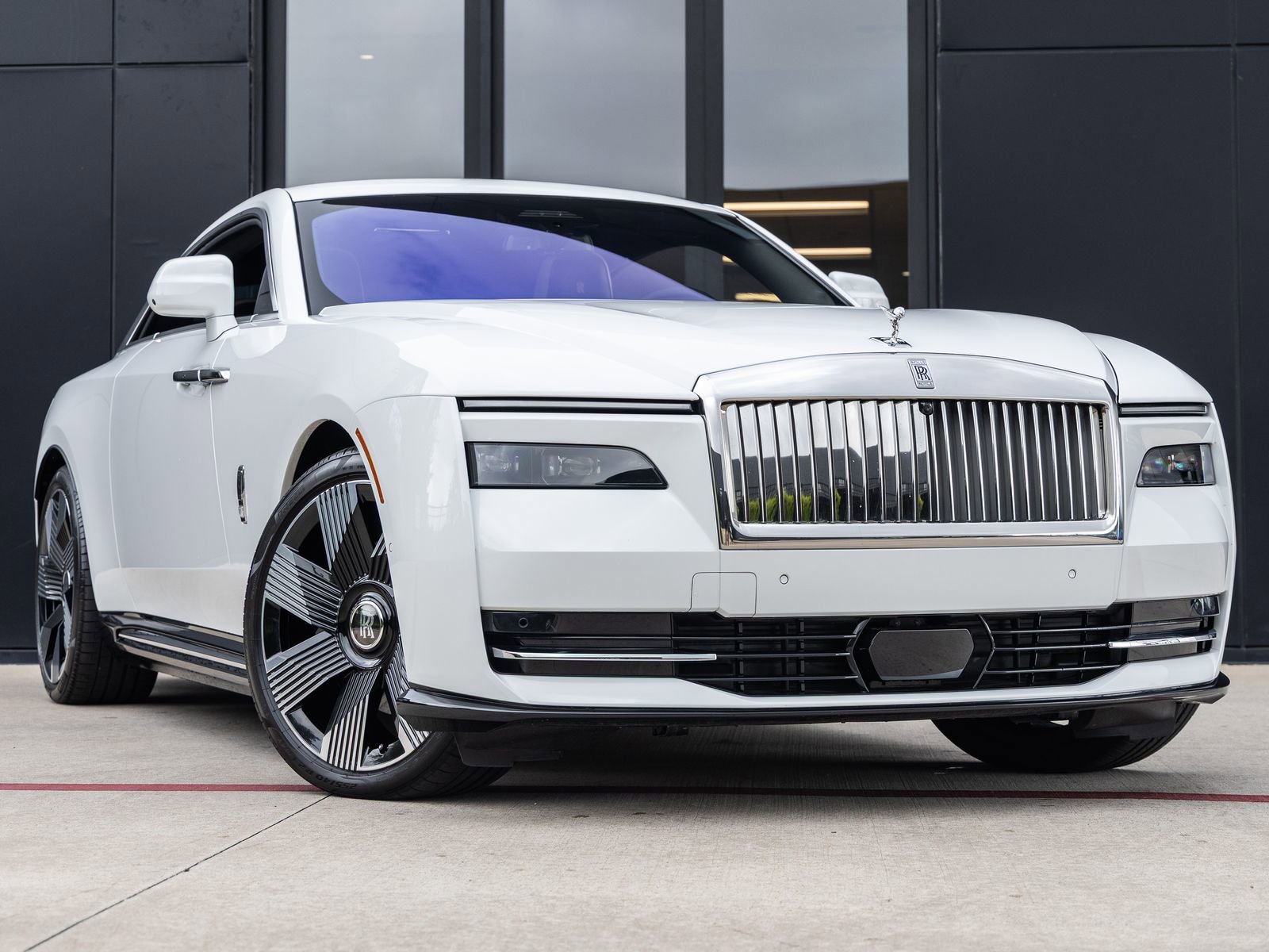 Used 2024 Rolls-Royce Spectre image 5
