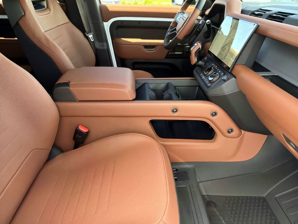New 2026 Land Rover Defender 110 OCTA AWD/4WD image 10
