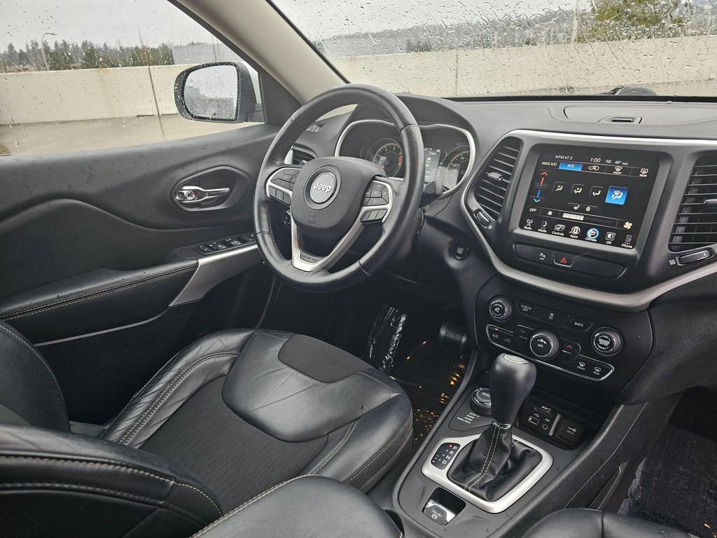 Used 2018 Jeep Cherokee Latitude Plus w/ Cold Weather Group image 11