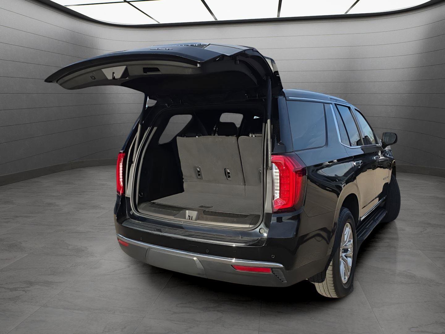 Used 2022 GMC Yukon SLT w/ SLT Premium Package image 8