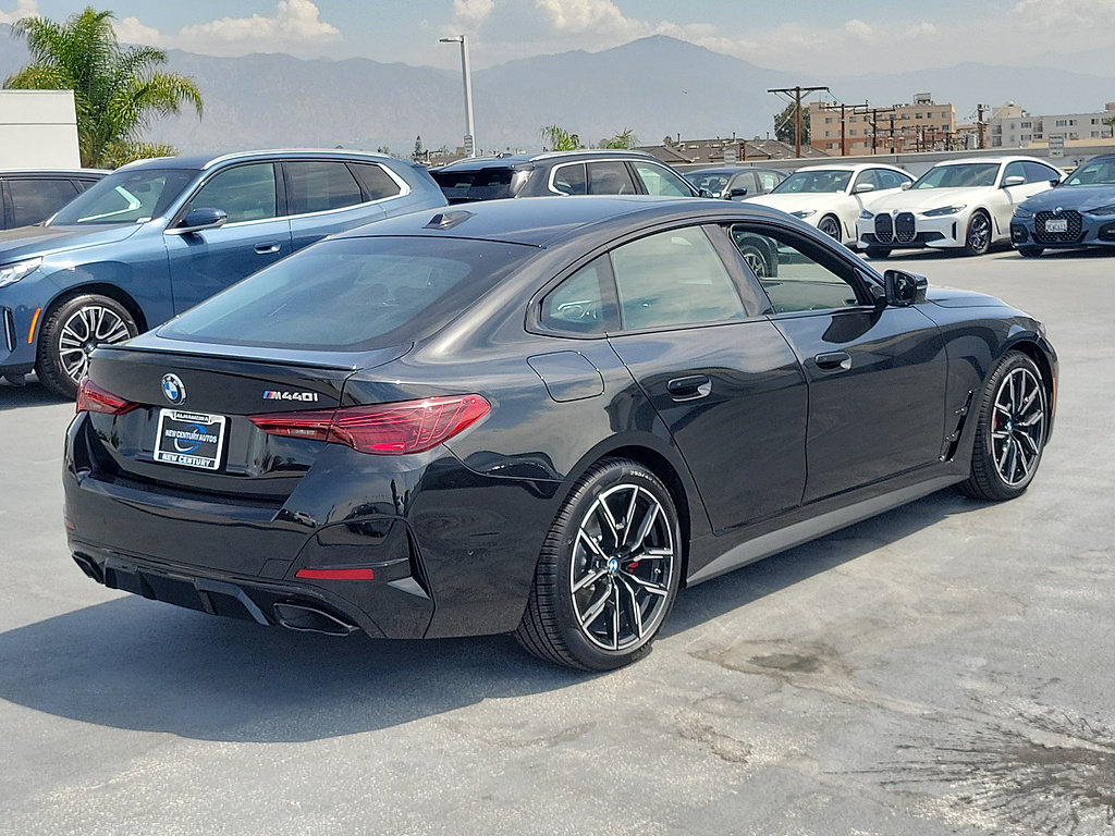 New 2026 BMW M440i w/ Premium Package RWD image 3