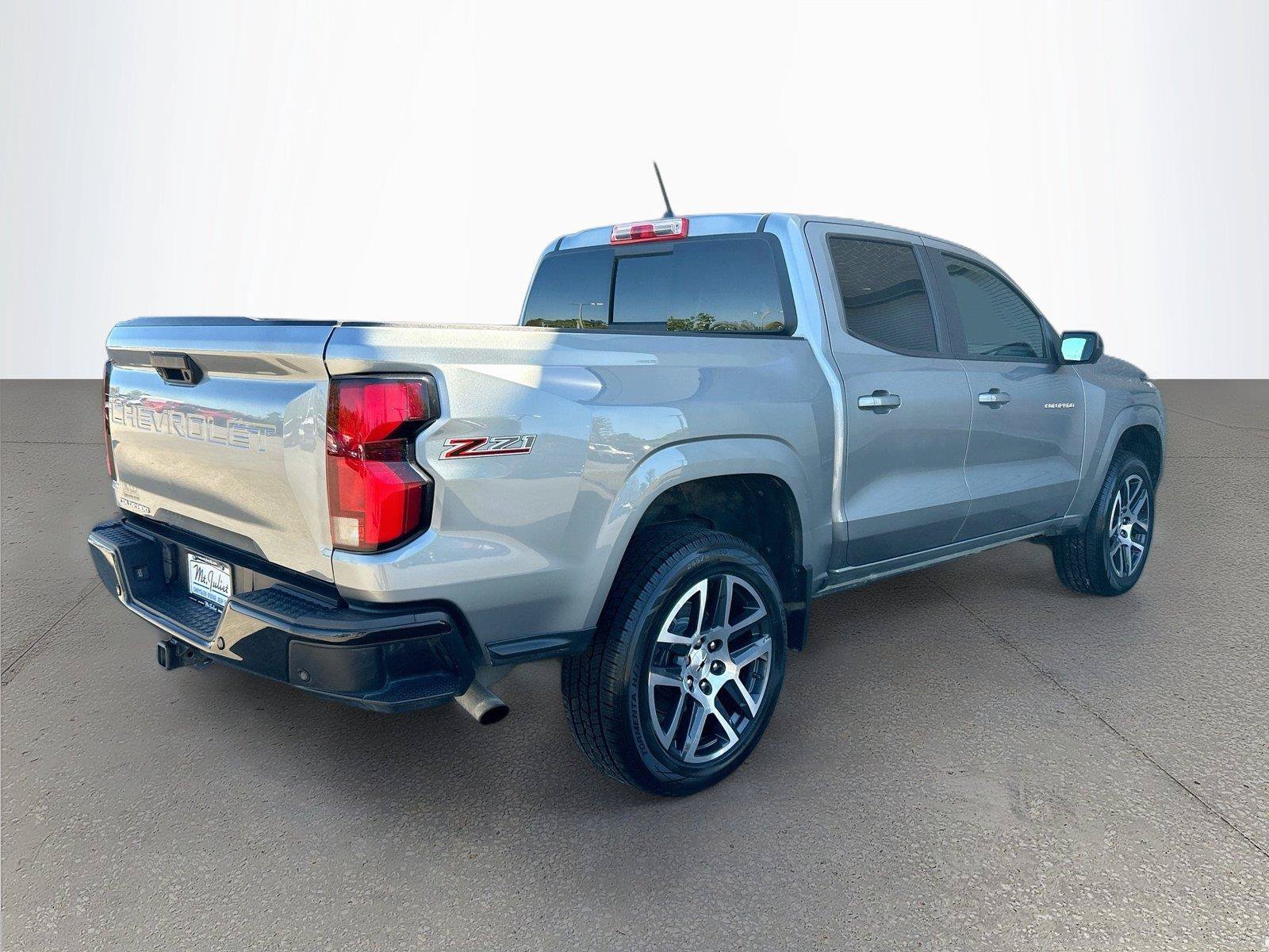 Used 2023 Chevrolet Colorado Z71 w/ Z71 Convenience Package 2 AWD/4WD image 4