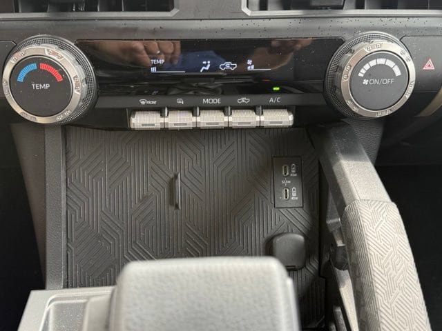 Used 2025 Toyota Tacoma SR5 AWD/4WD image 30