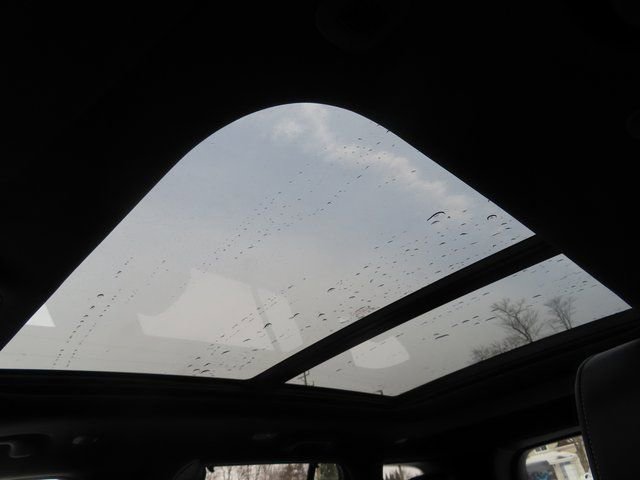 Used 2024 Jeep Grand Cherokee Overland w/ Luxury Tech Group IV image 5