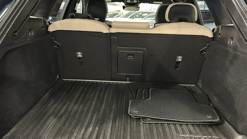Certified 2026 Volvo XC60 B5 Plus AWD/4WD image 27
