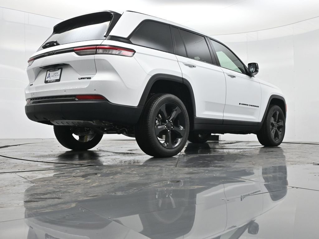 New 2025 Jeep Grand Cherokee Limited w/ Black Appearance Package image 46