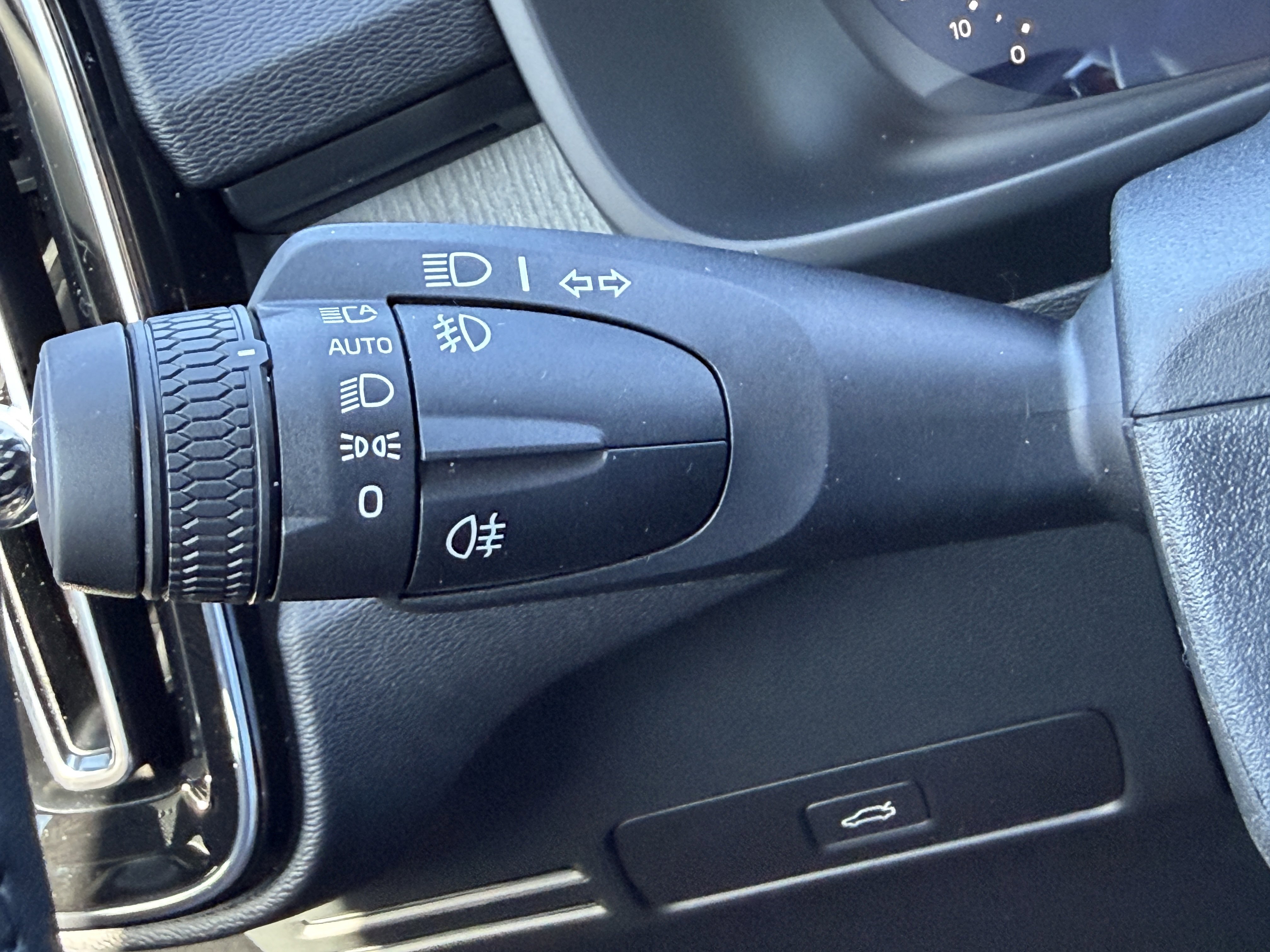 New 2026 Volvo XC40 B5 Core w/ Protection Package image 28