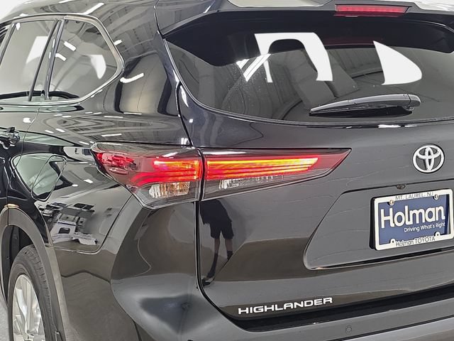 Certified 2024 Toyota Highlander Limited AWD/4WD image 31