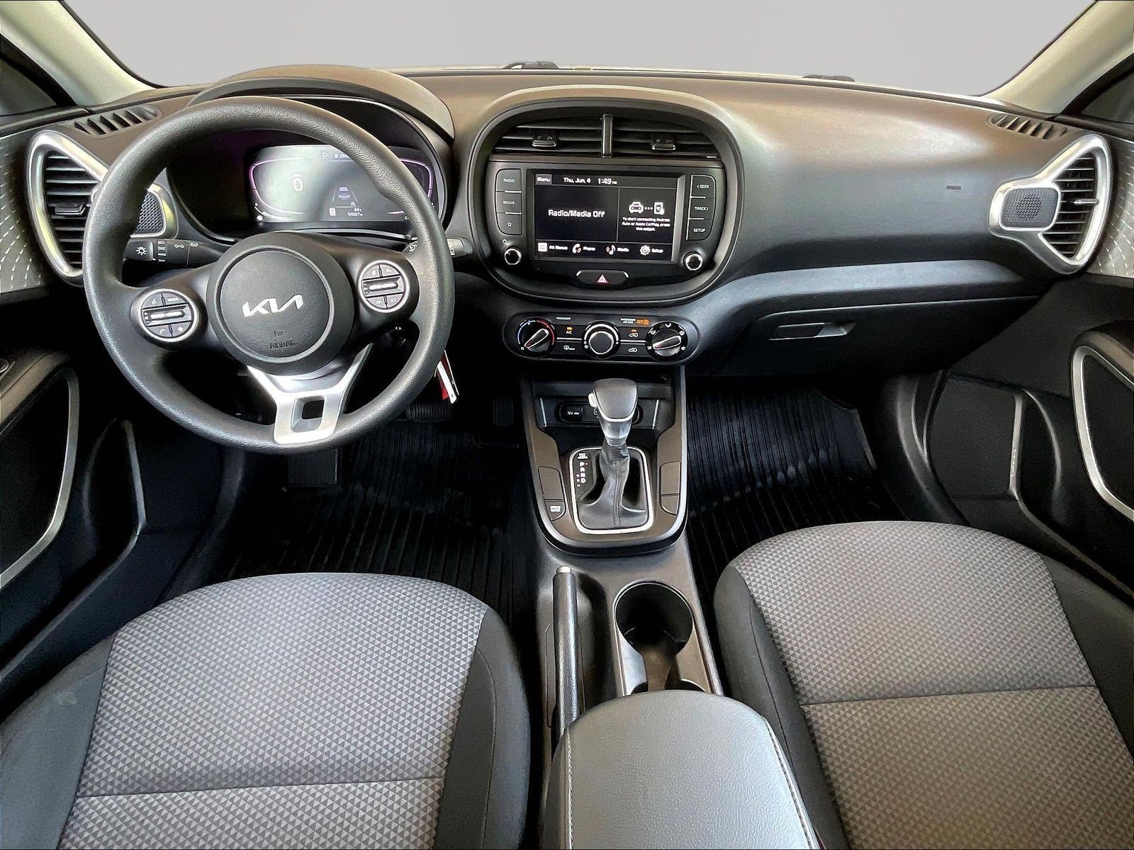 Used 2023 Kia Soul LX FWD image 7