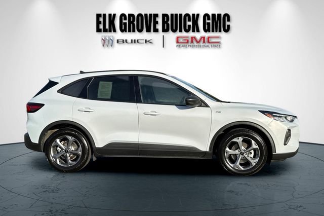 Used 2025 Ford Escape ST-Line FWD image 3