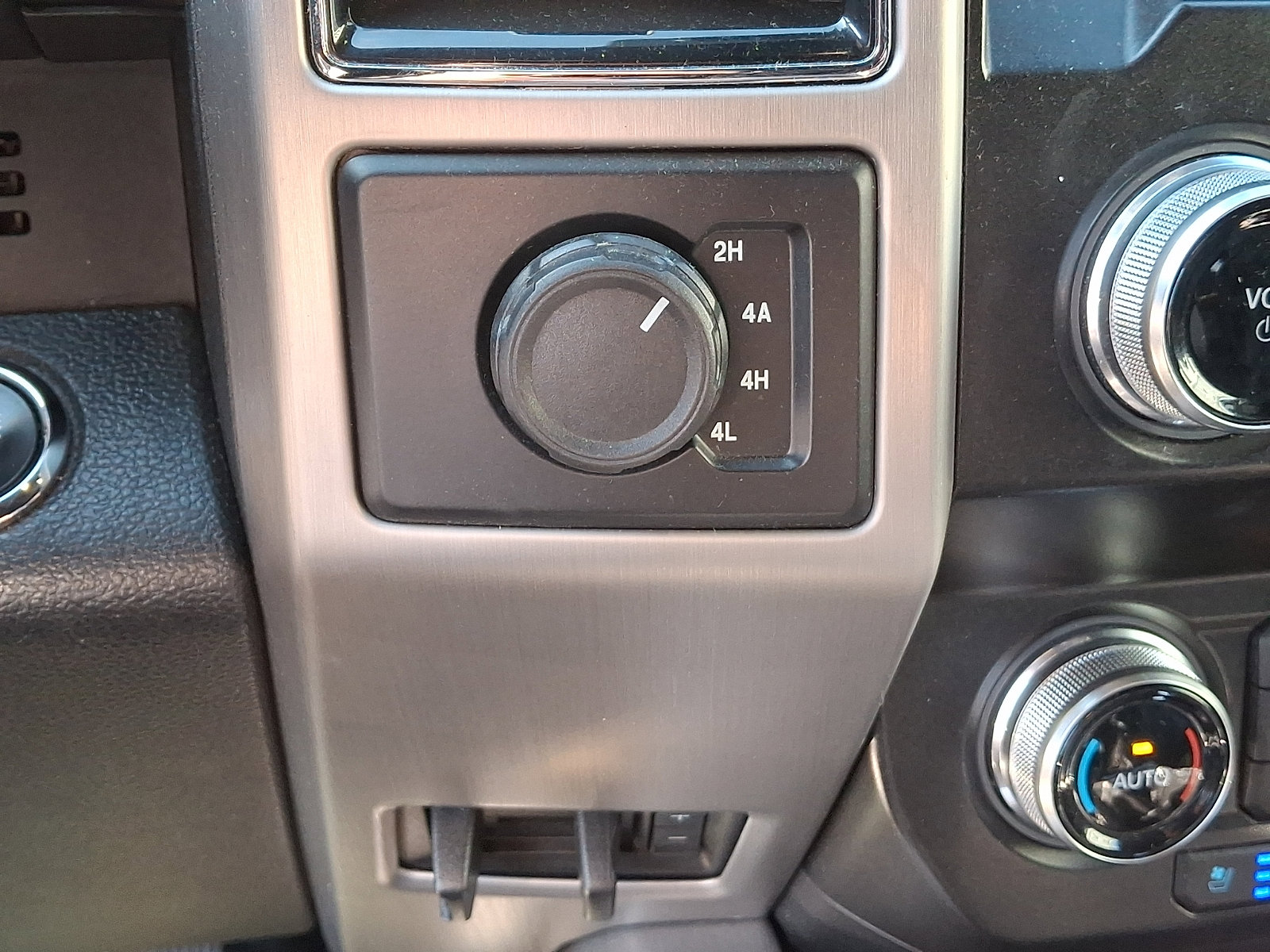 Used 2019 Ford F150 Platinum AWD/4WD image 25