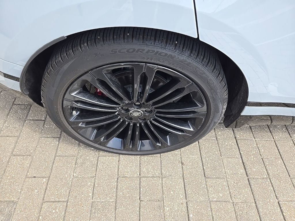 Used 2024 Land Rover Range Rover Velar Dynamic SE image 12