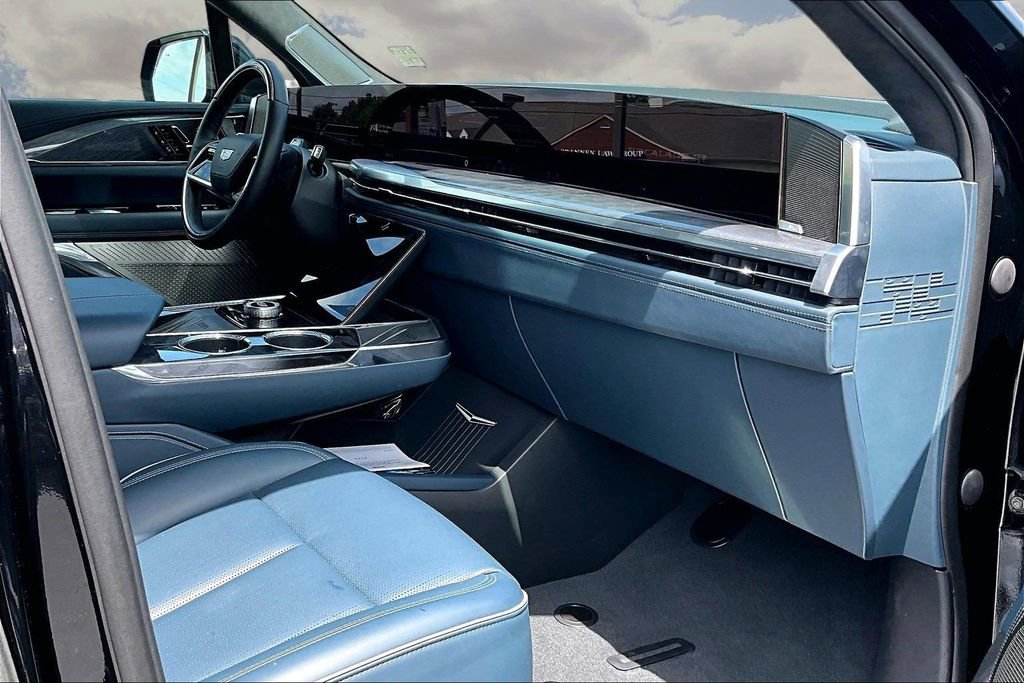 Certified 2025 Cadillac Escalade IQ Luxury 2 w/ LPO, Premium Carpet Package AWD/4WD image 27