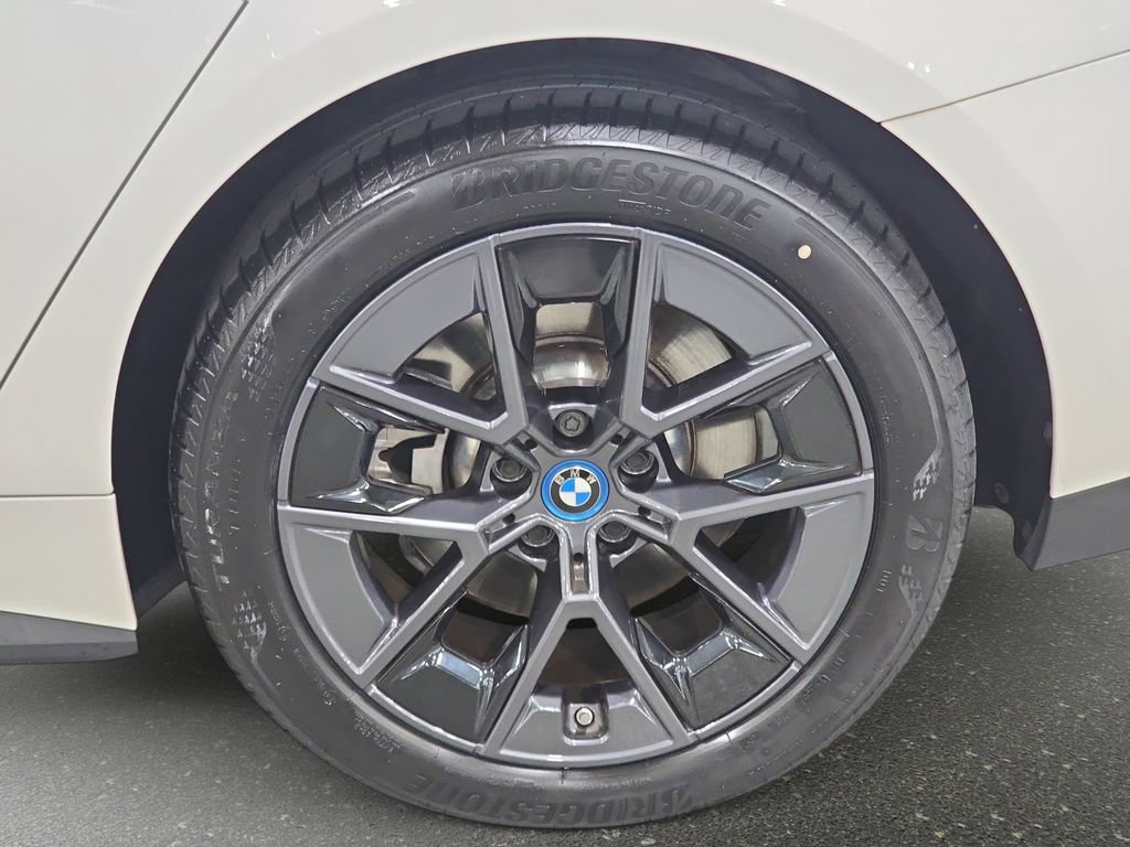 Certified 2024 BMW i4 eDrive35 RWD image 26
