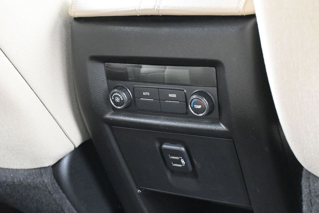 Used 2023 Chevrolet Traverse LS FWD image 38