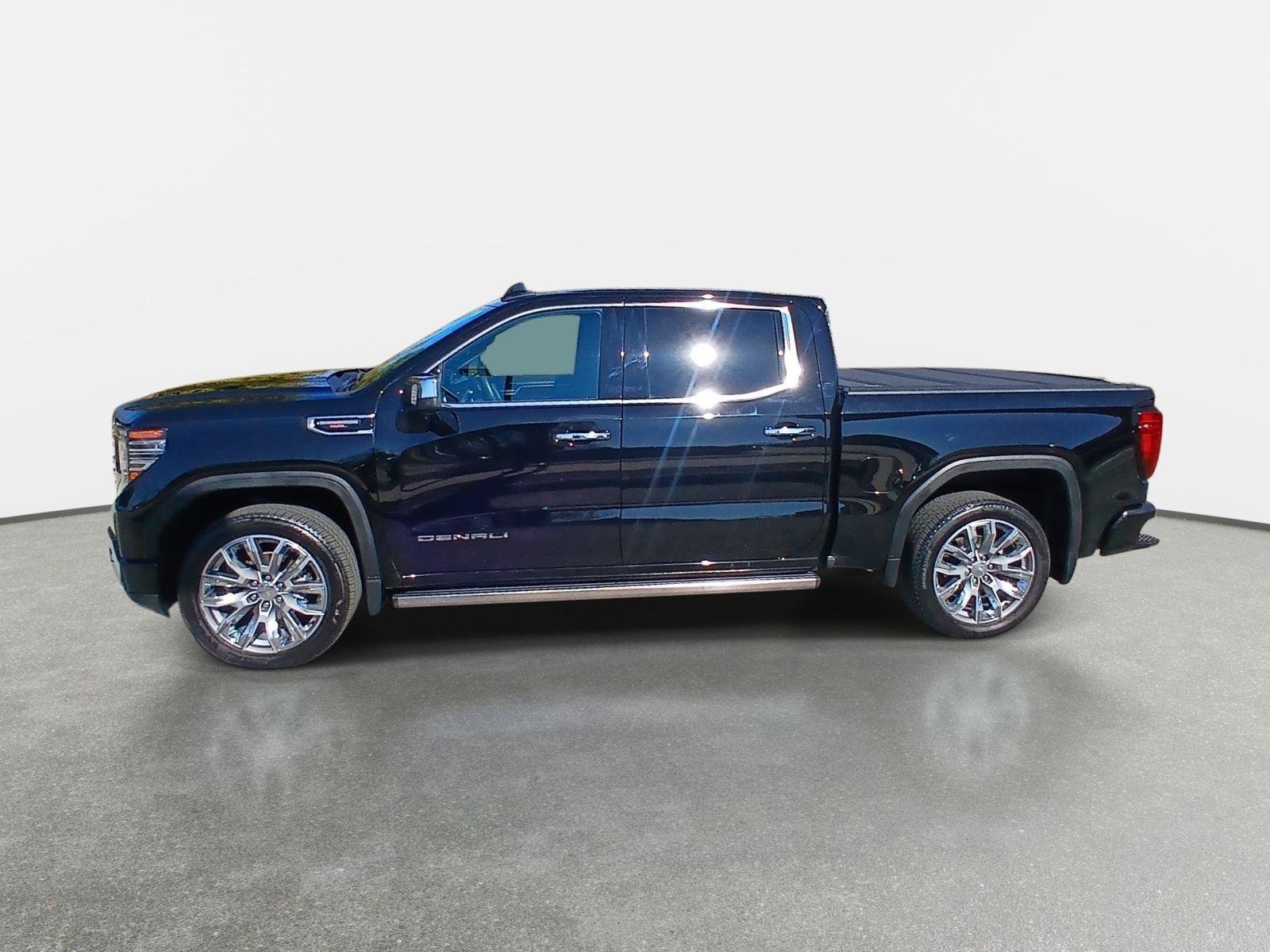 Used 2024 GMC Sierra 1500 Denali AWD/4WD image 9