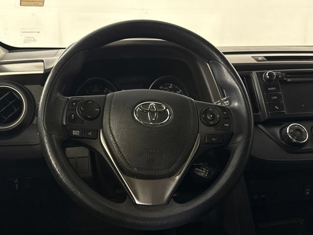 Used 2018 Toyota RAV4 LE FWD image 27