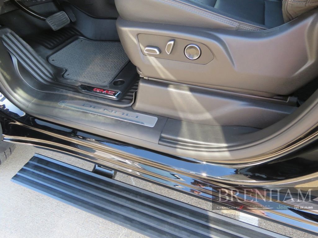 Used 2025 GMC Sierra 3500 Denali w/ Technology Package image 15
