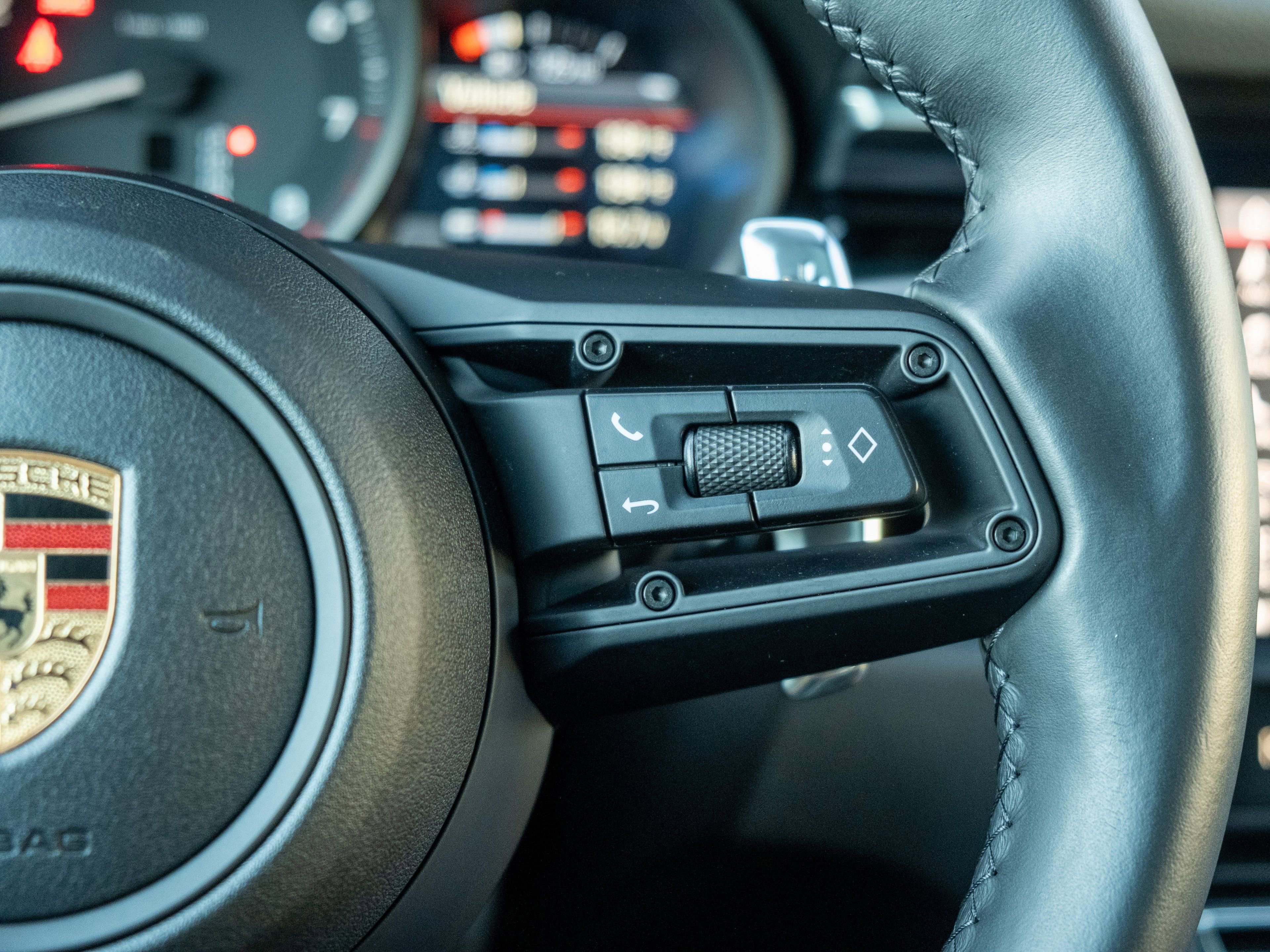 Certified 2023 Porsche Macan image 26