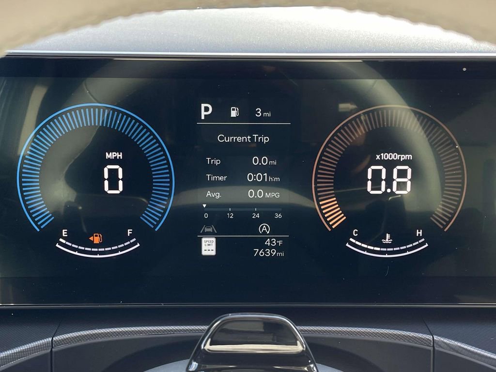 Certified 2025 Hyundai Santa Fe SEL image 15