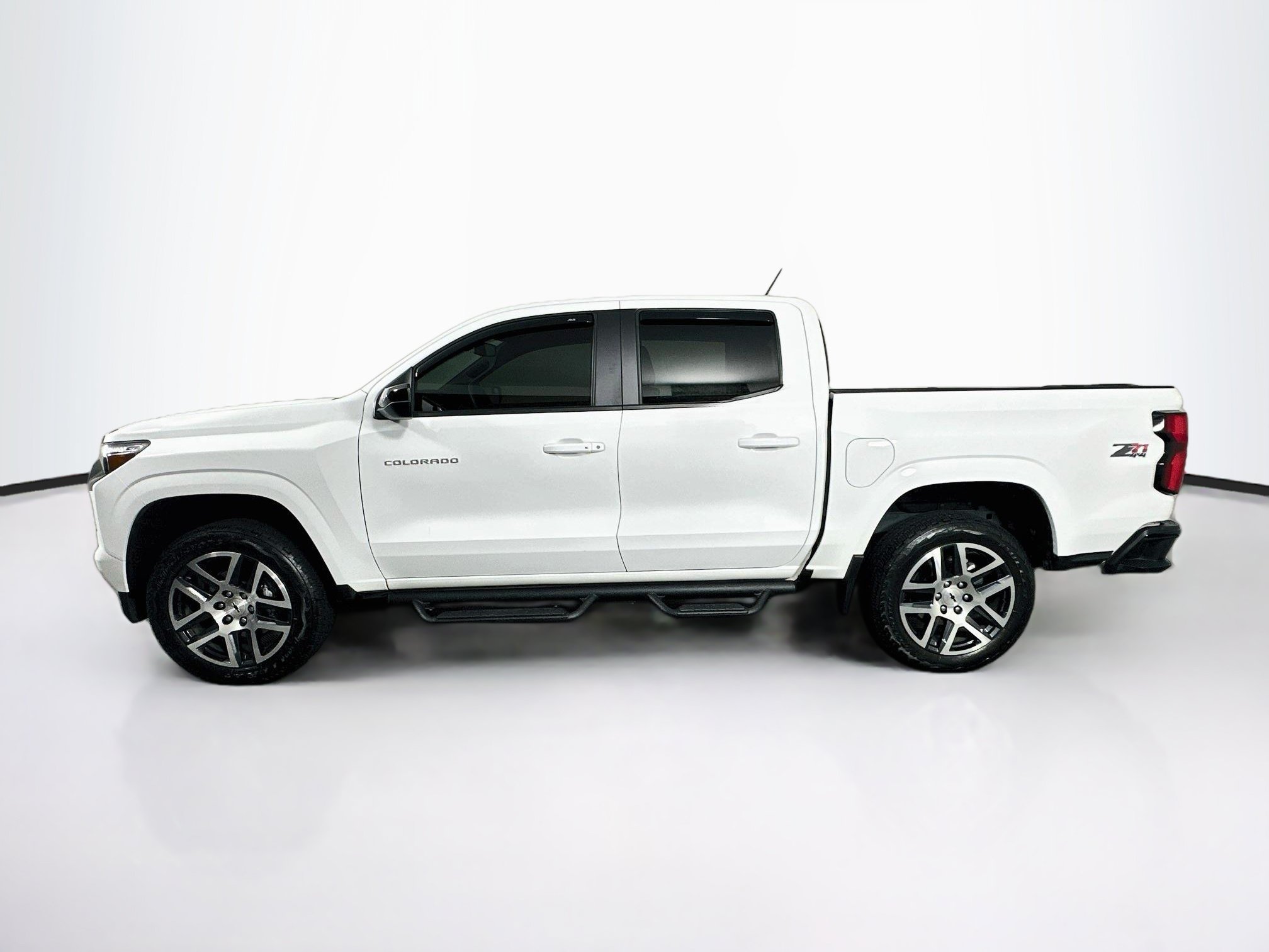 Used 2024 Chevrolet Colorado Z71 w/ Z71 Convenience Package 2 AWD/4WD image 4