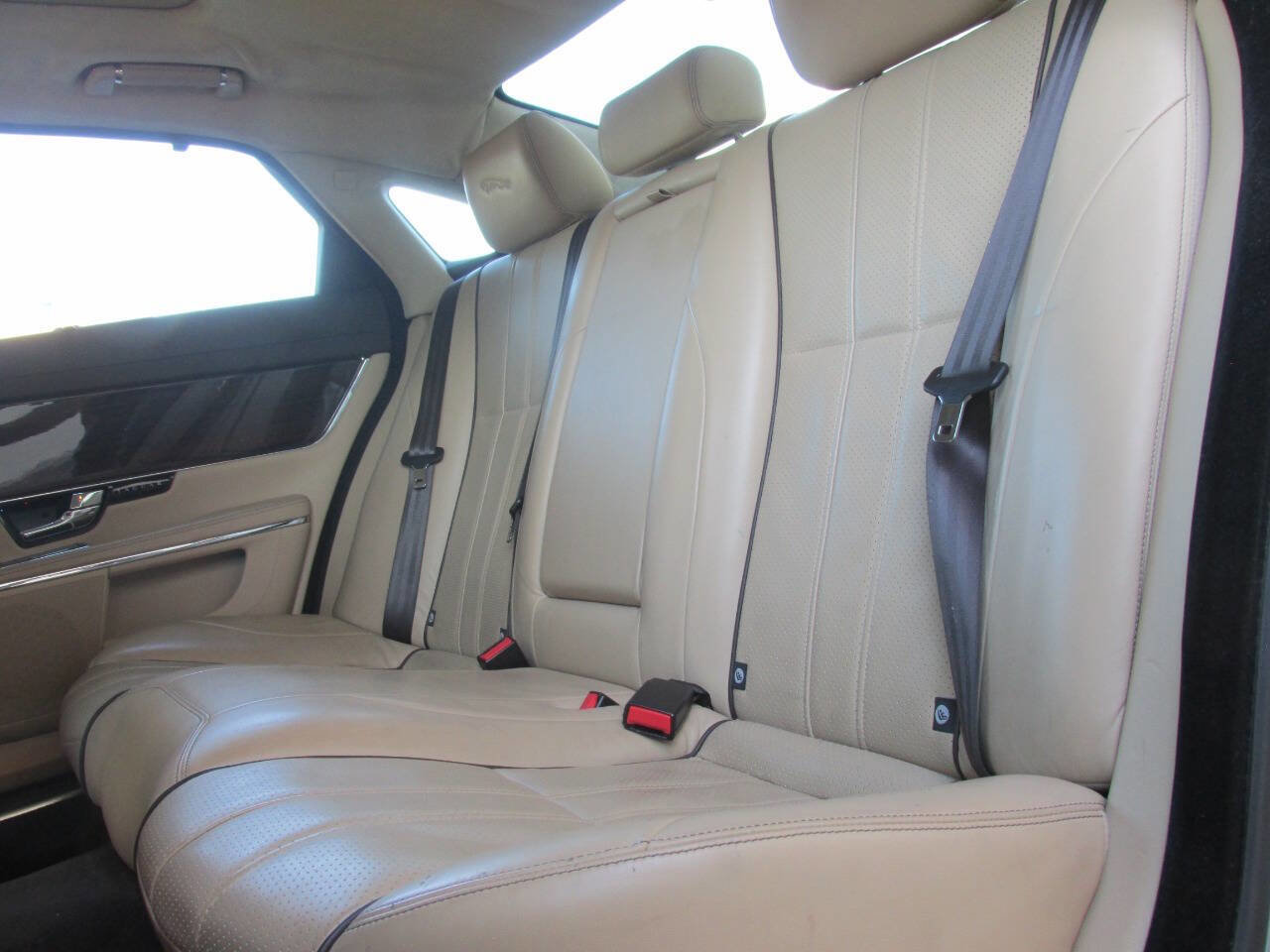 Used 2011 Jaguar XJ L image 13