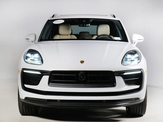 Certified 2026 Porsche Macan AWD/4WD image 6