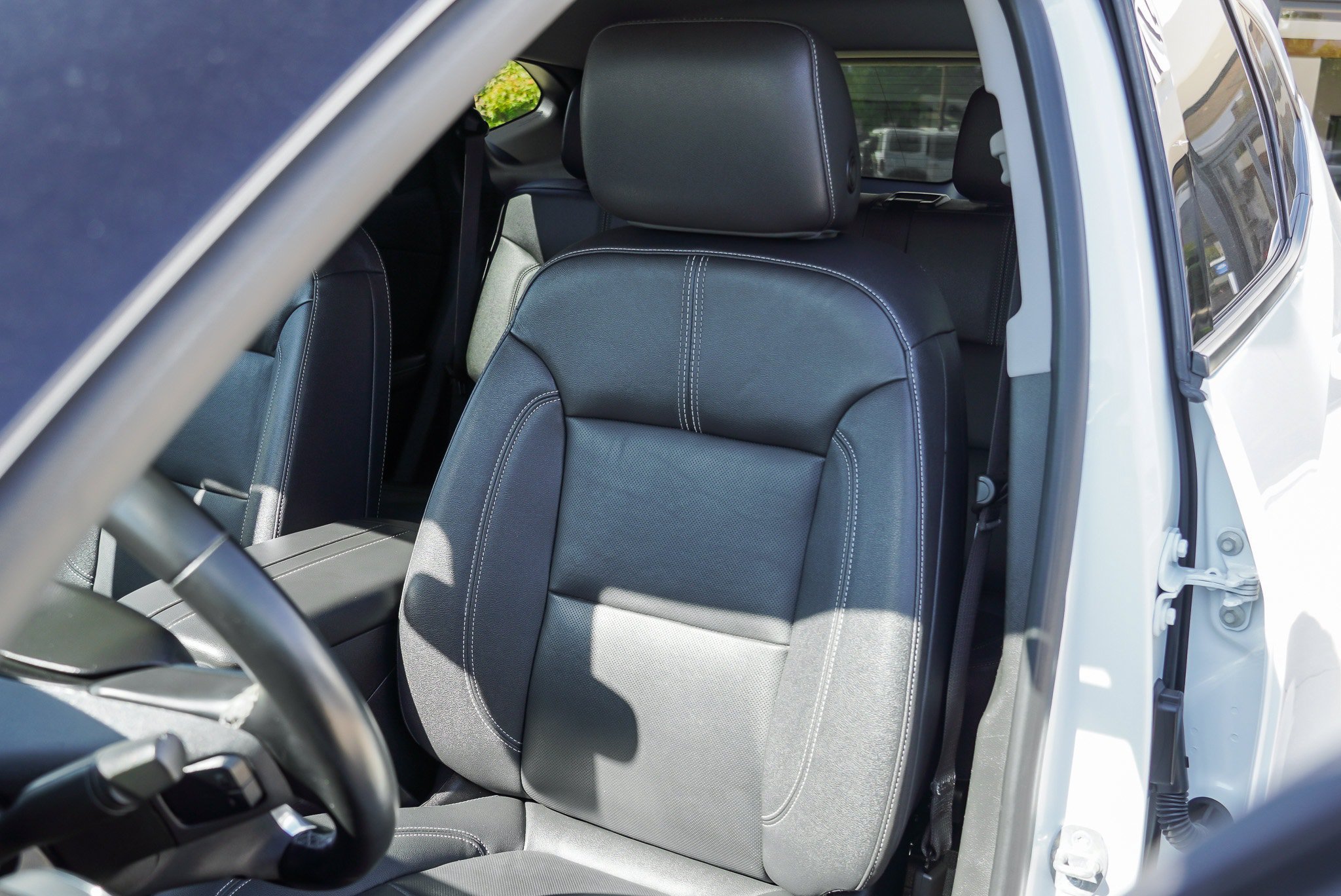 Used 2023 Chevrolet Blazer LT FWD image 17