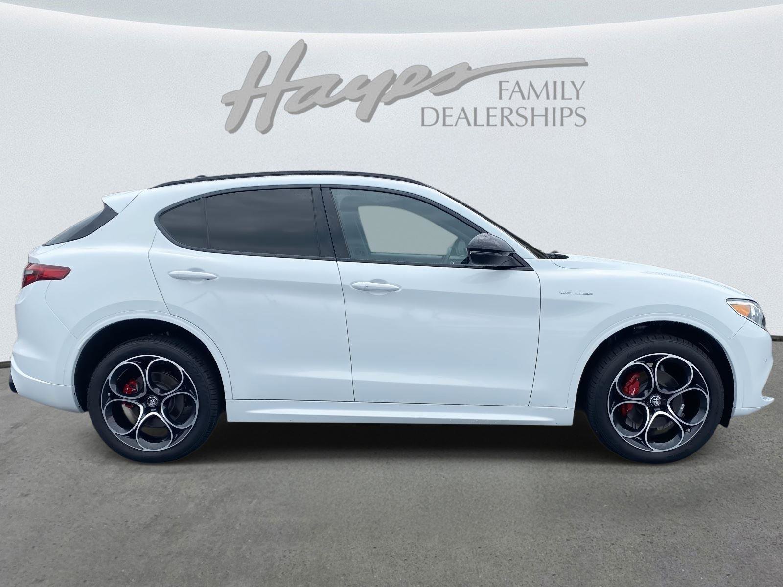 Used 2022 Alfa Romeo Stelvio Veloce video 2