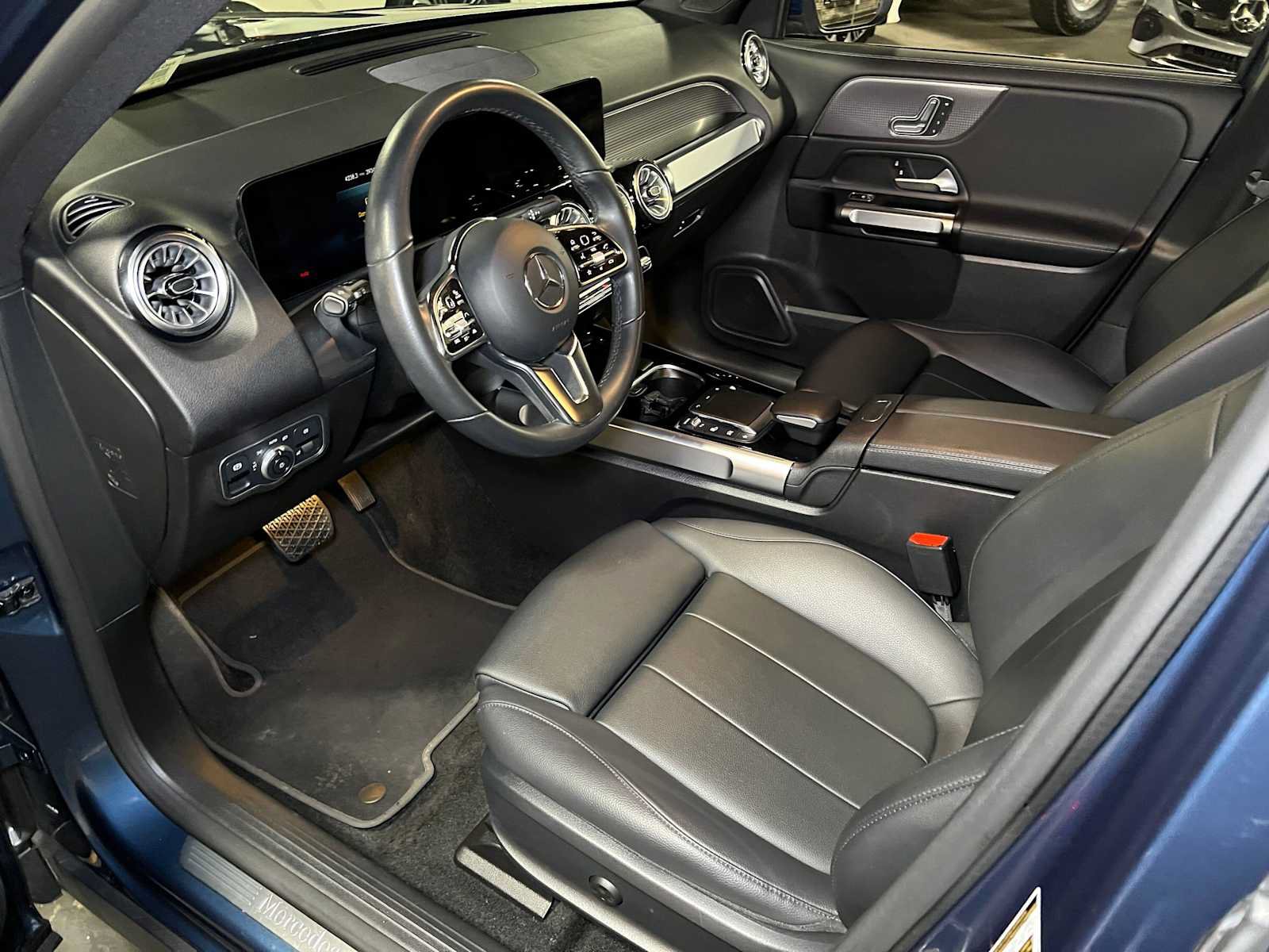 Used 2023 Mercedes-Benz EQB 250+ image 24