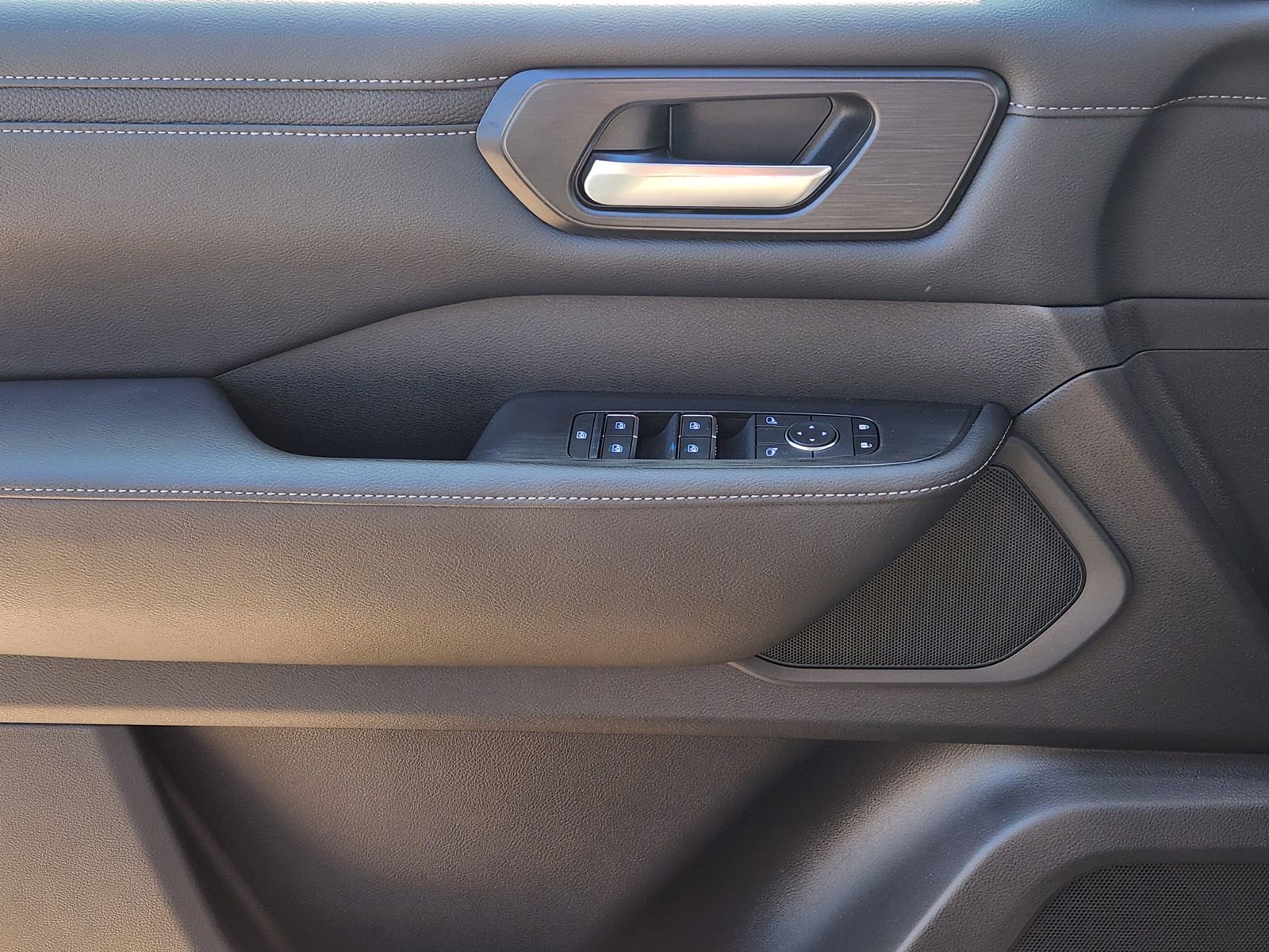 New 2026 Nissan Armada SV image 19